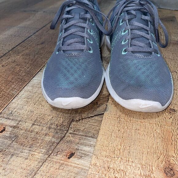 Nike Womens Flex Fury Running Shoes Gray 705299-010 Low Top 2015 Lace Up Mesh - Picture 11 of 12